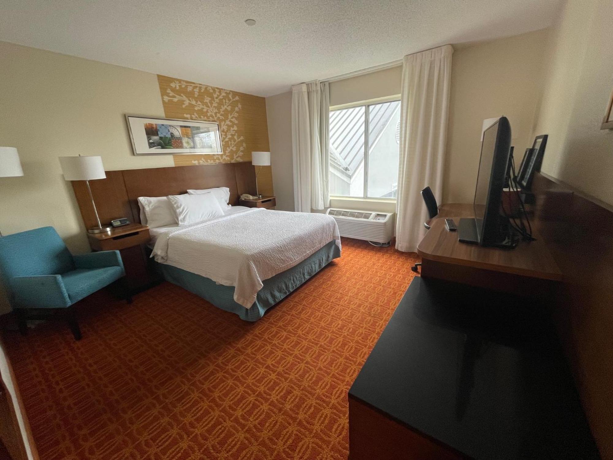 Fairfield And By Marriott Potomac Mills 3*