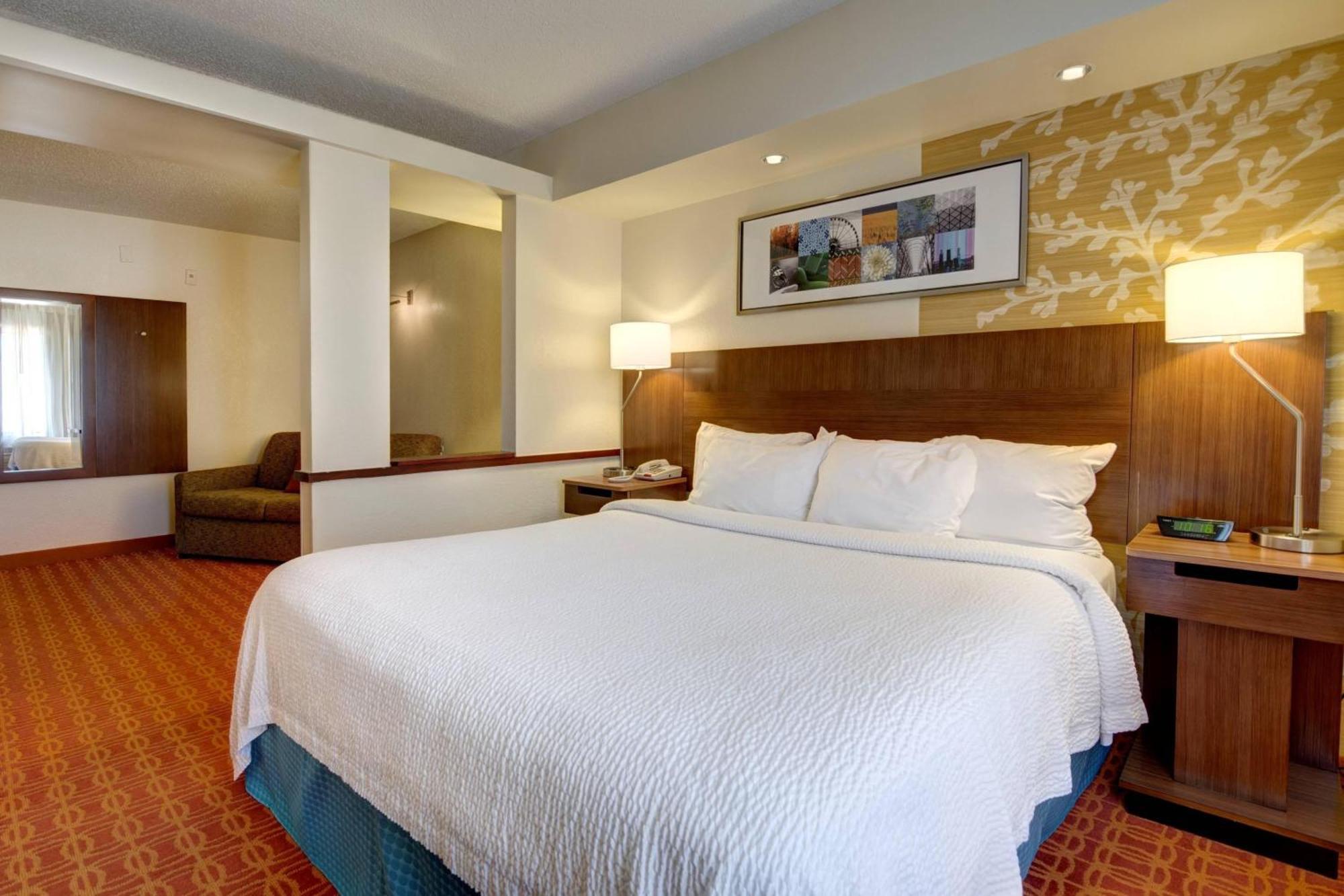 Fairfield And By Marriott Potomac Mills Hotel 3*
