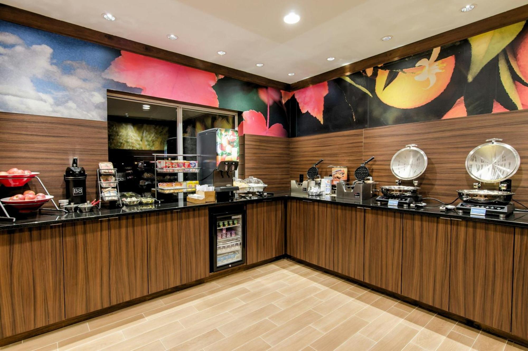 Hotel Fairfield And By Marriott Potomac Mills Woodbridge