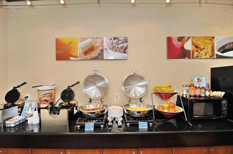 Fairfield And By Marriott Potomac Mills 3* Woodbridge