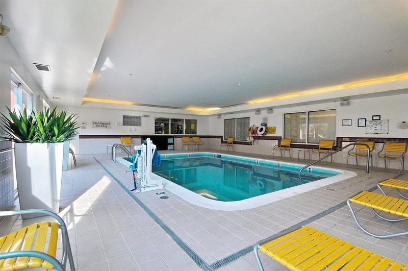 Fairfield And By Marriott Potomac Mills 3*