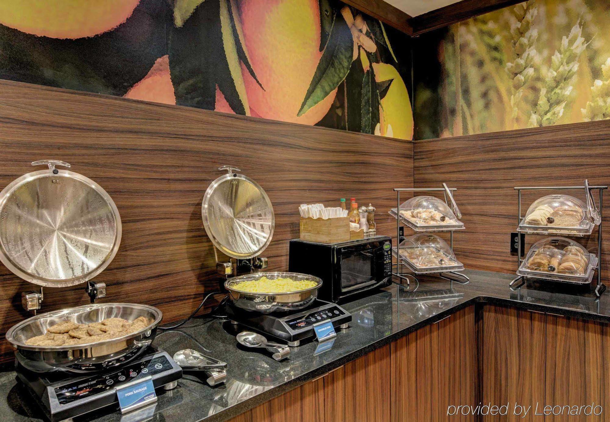 Fairfield And By Marriott Potomac Mills Hotel 3*