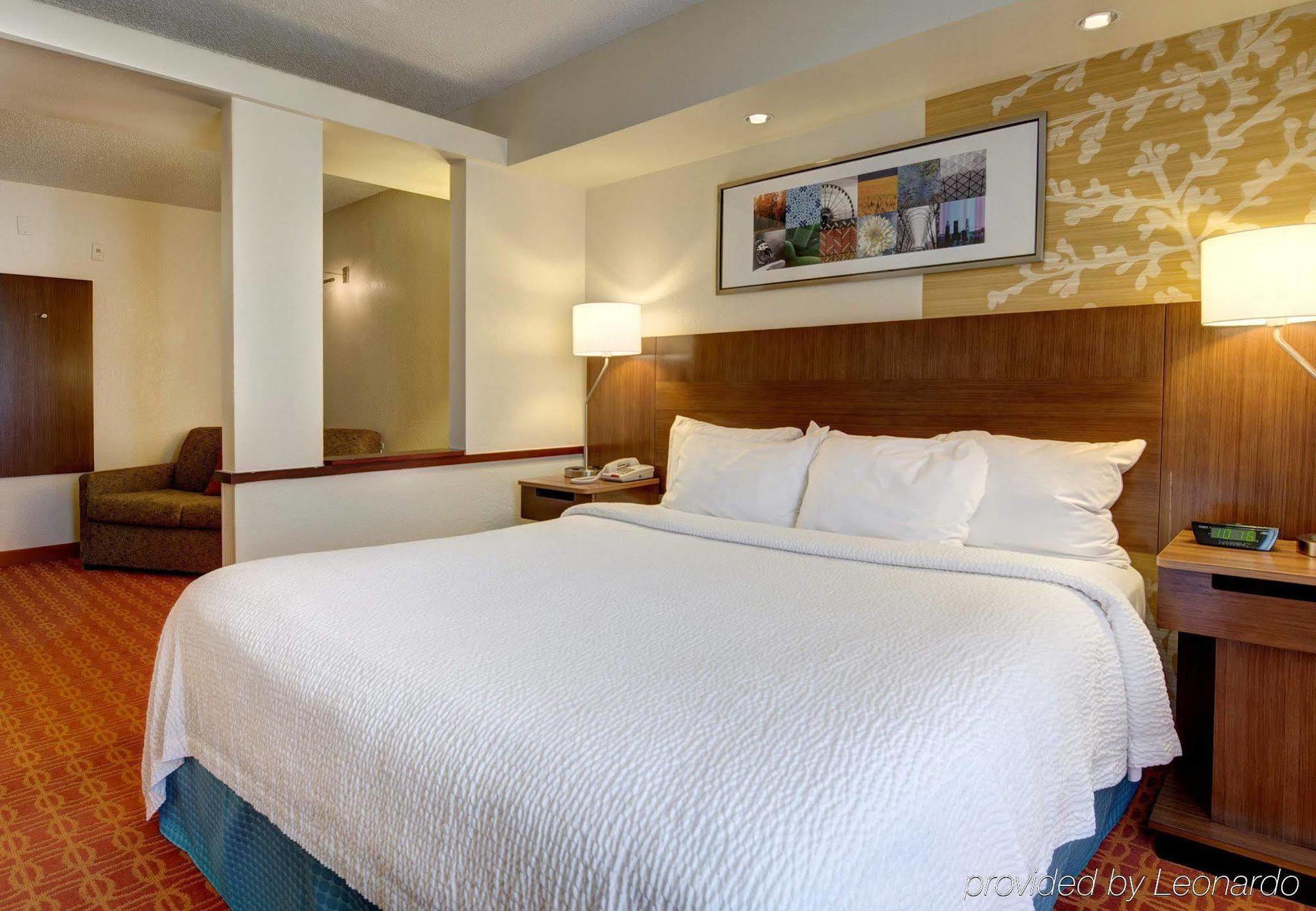 Fairfield And By Marriott Potomac Mills 3*