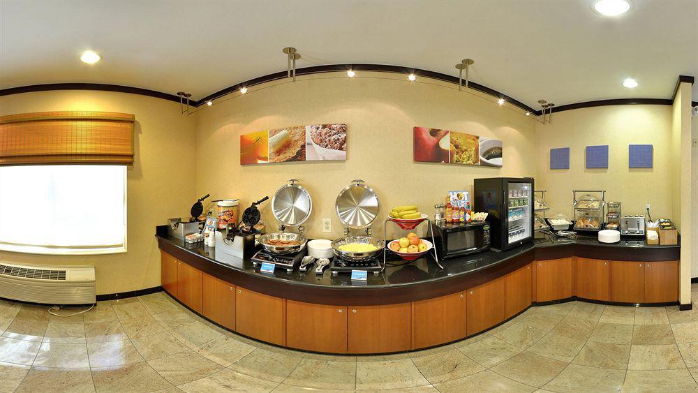 Fairfield And By Marriott Potomac Mills Hotel 3*